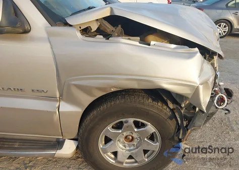 2004 Cadillac Escalade Standard z USA, uszkodzony, nr VIN 3GYFK66N44G206685